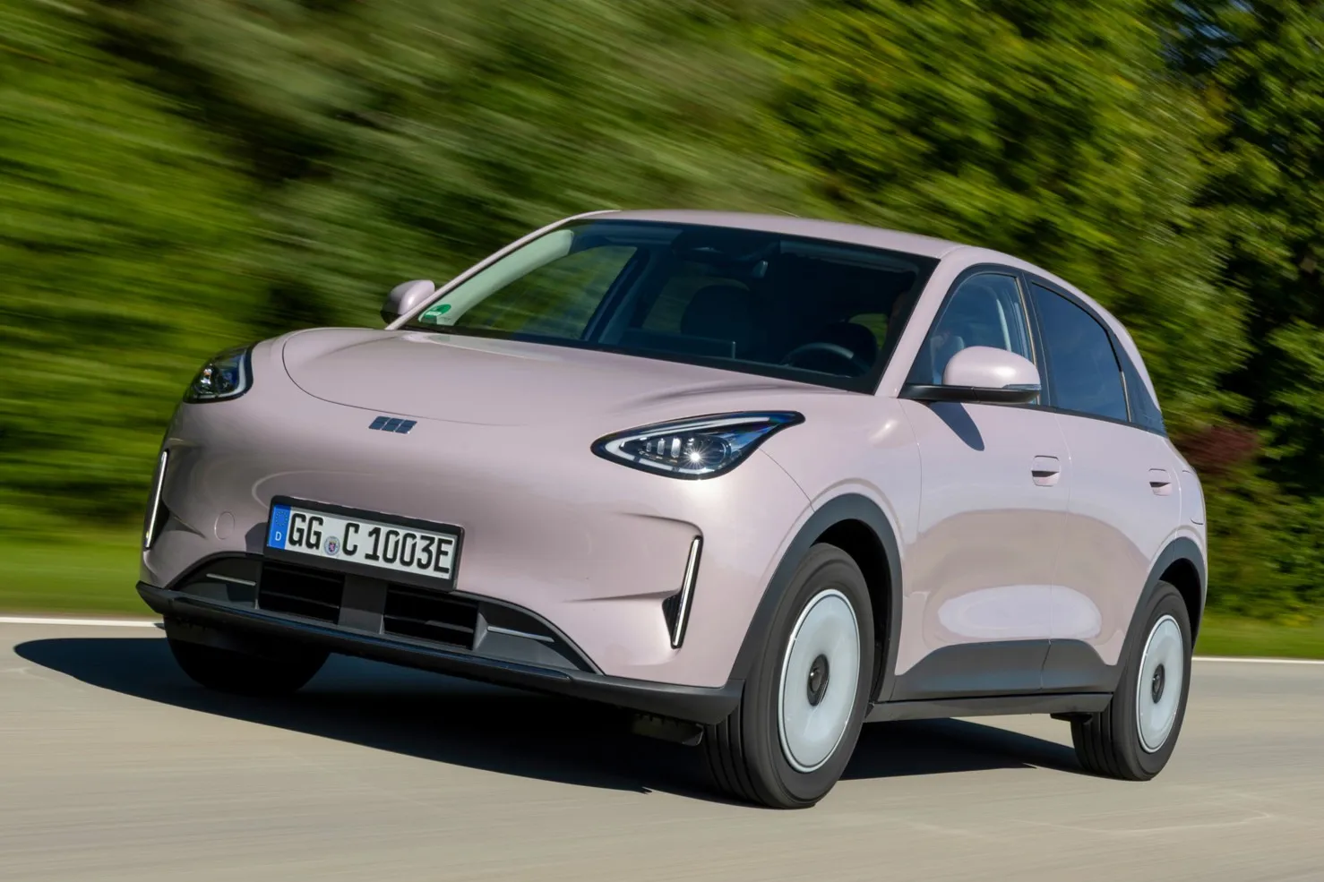 Зображення 1: Огляд Geely e2