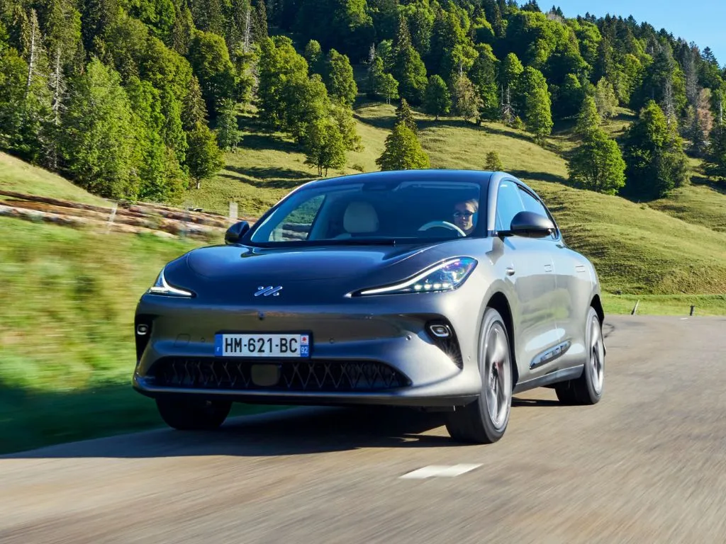 Тест MG IM6: 751 л.с. и зарядка мощностью 396 кВт для конкуренции с Tesla Model Y