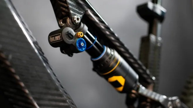 empore ohlins tras 01