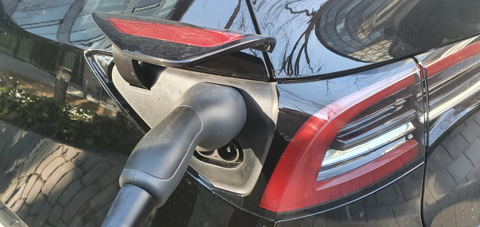 Europa: deficyt ładowarek, droższa energia, nierówne szanse. Elektryfikacja wciąż bez solidnych fundamentów - ladowanie