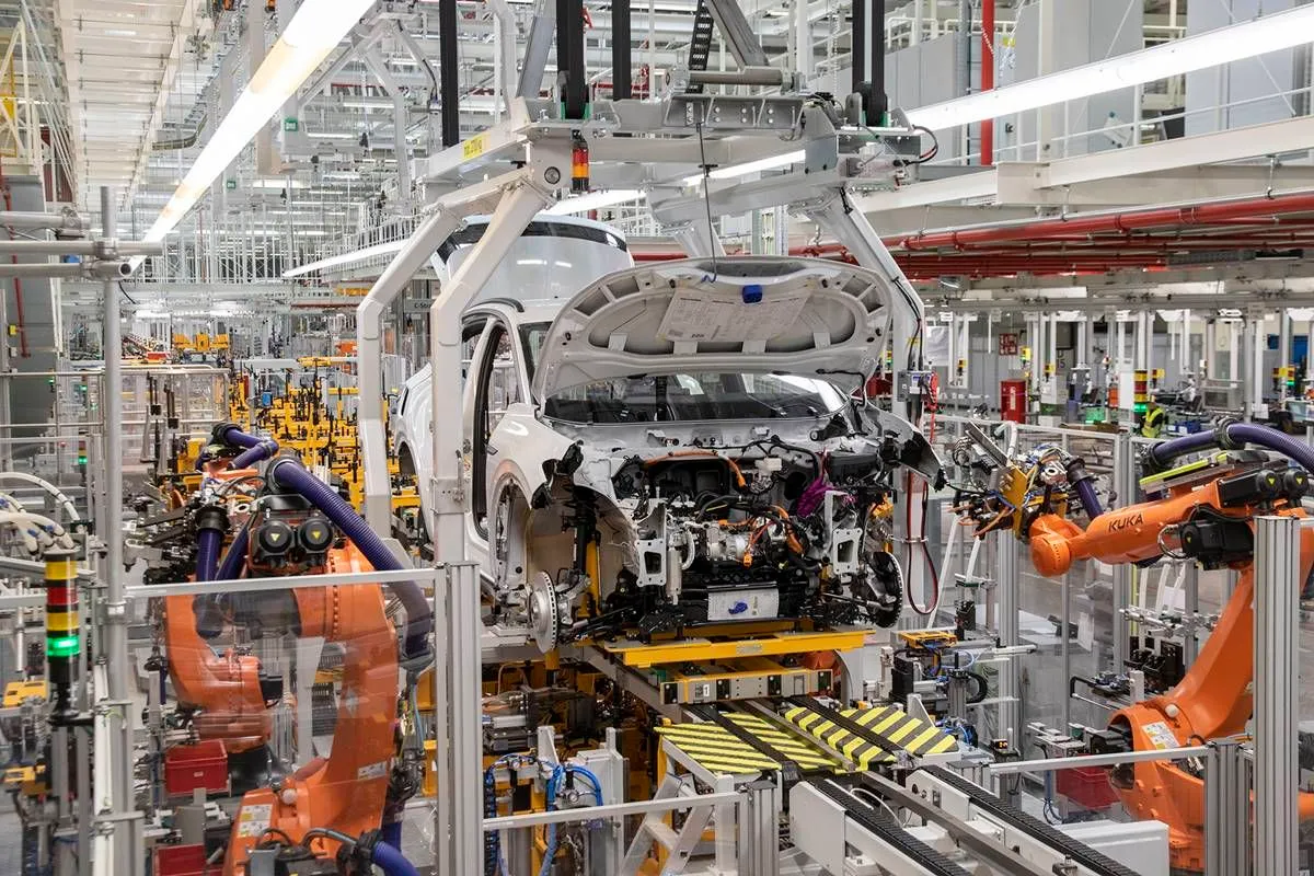 Umbau für den ID. AERO: Volkswagen Emden bereitet sich auf zwei