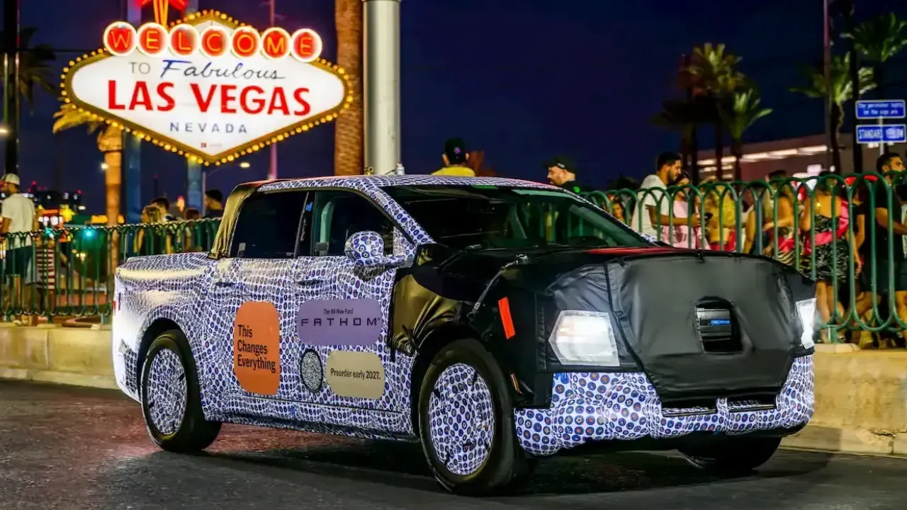 Ford presenta la sua novità più importante degli ultimi anni: un’auto elettrica quasi 9.000 dollari più economica del Tesla Model 3