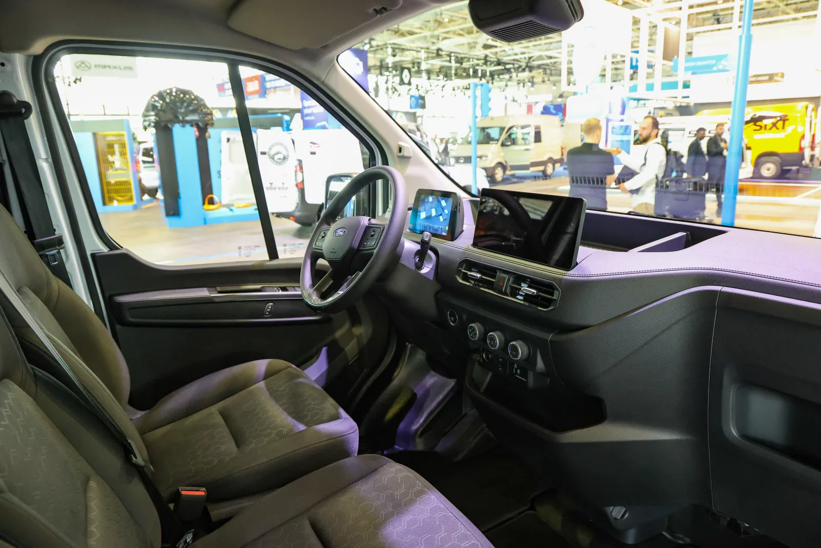 Interior do Ford Transit City