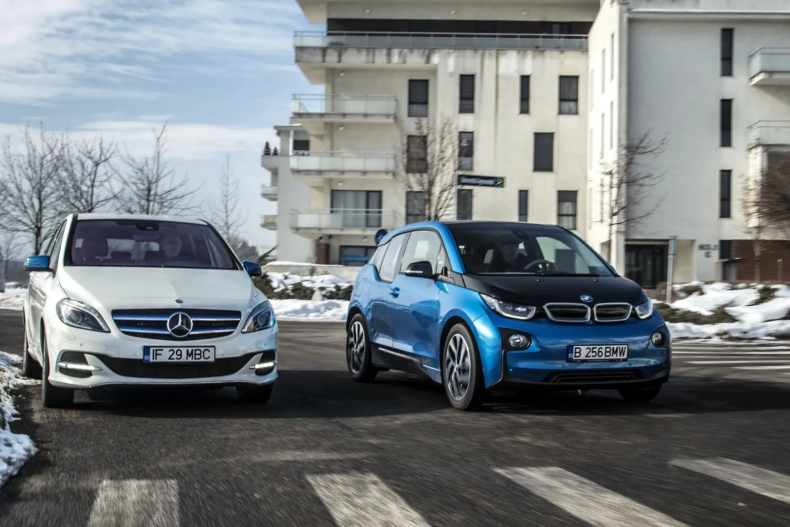 Francia acaba de hacer algo con los coches eléctricos que España debería copiar