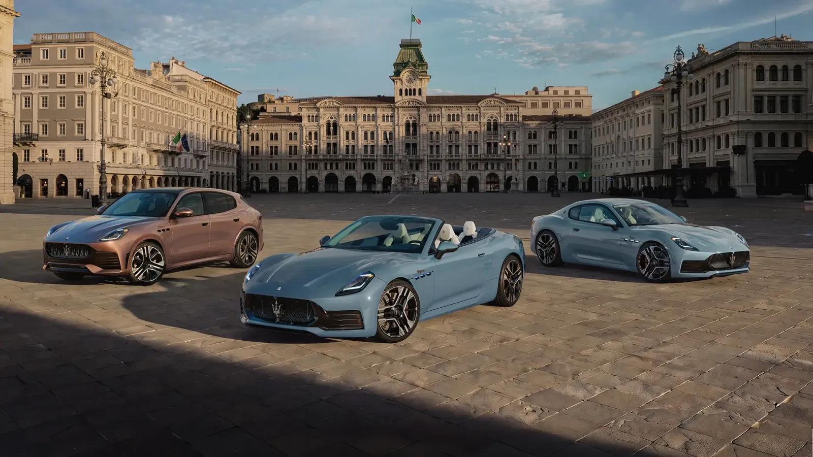 Maserati GranTurismo, GranCabrio e Grecale Folgore vista dianteira