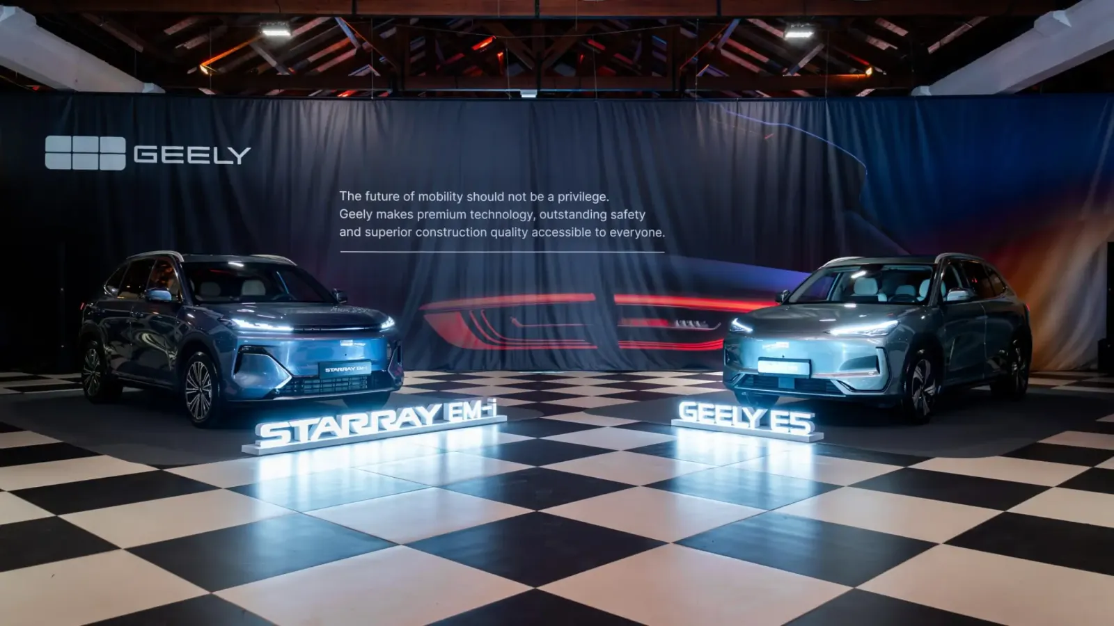 Geely E5 e Starray EM-i vista dianteira