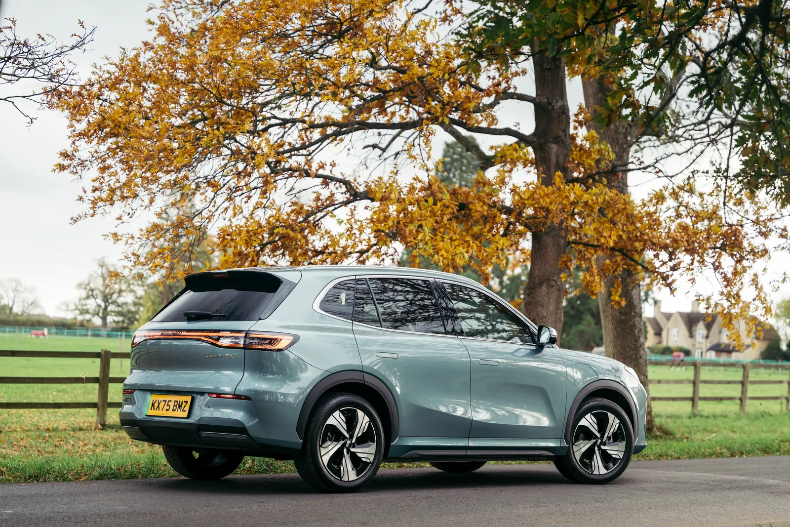 Vista posteriore del Geely EX5