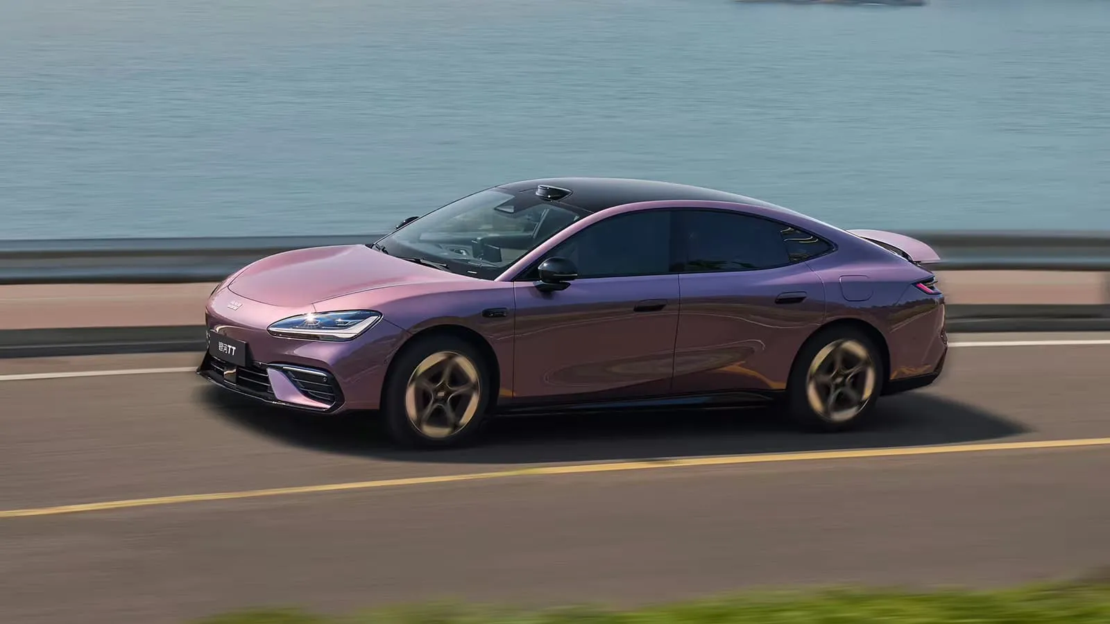 Geely Galaxy TT startuje od 129 900 juanów. Taniej niż zapowiadano i z większym zasięgiem