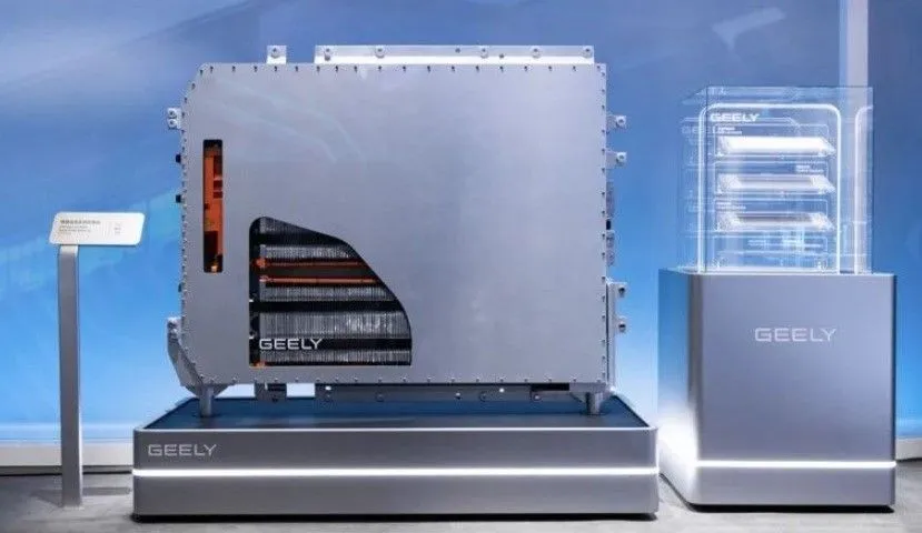 Geely prepara caricabatterie da 1.800 kW: caricare un’auto elettrica potrebbe richiedere meno di cinque minuti