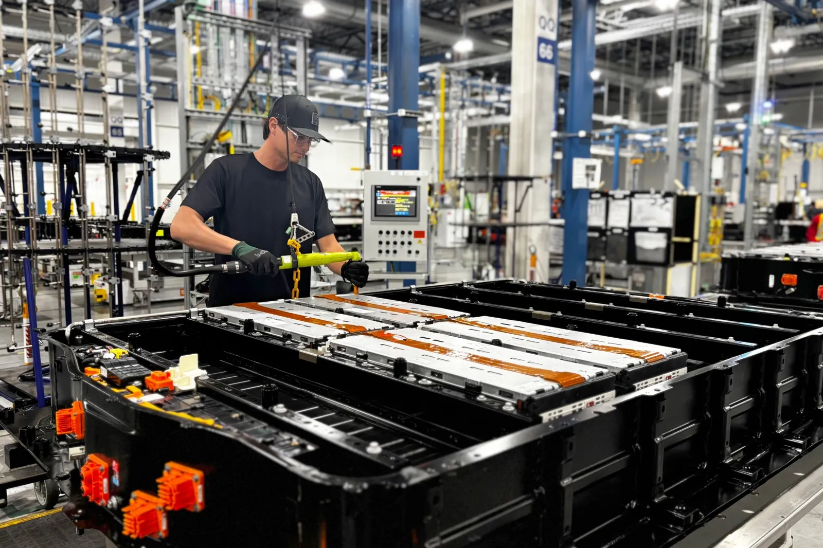 A General Motors introduz materiais de bateria reciclados em veículos dos clientes