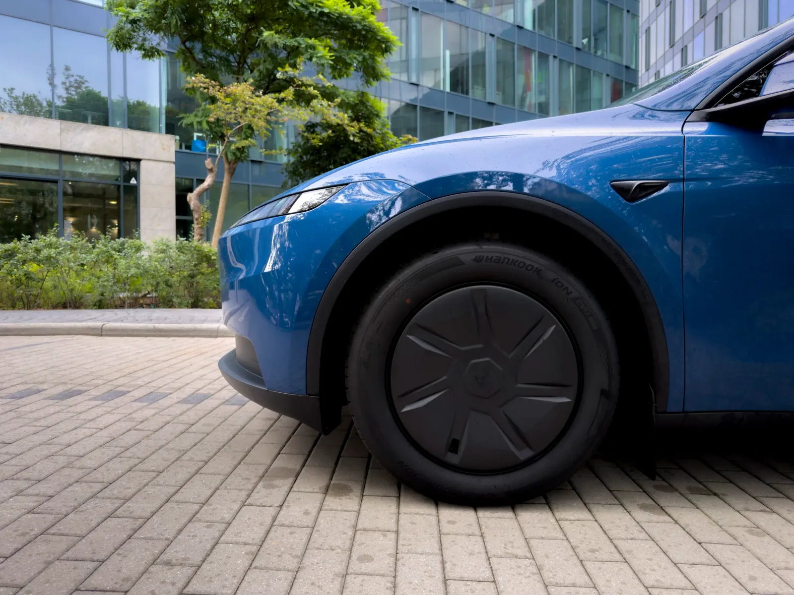 Gigafabryka w Szanghaju zwalnia, a Tesla sięga po rabaty. Tylko do końca września - Tesla Y 18