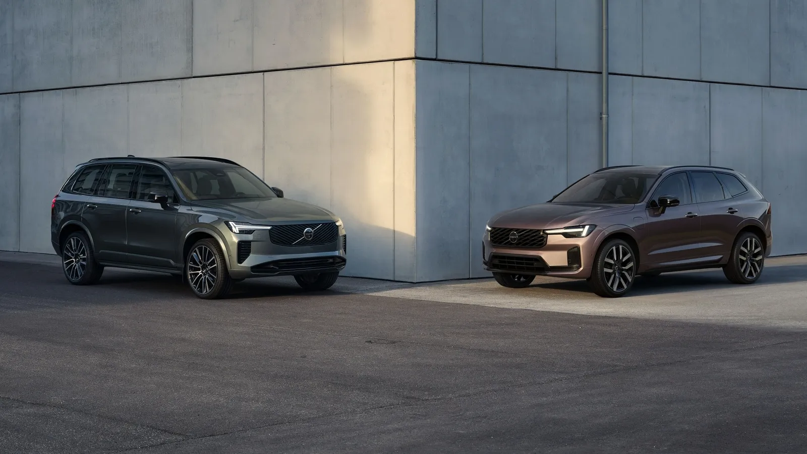Aż 200 kilometrów bez zużycia ani kropli benzyny: Volvo aktualizuje swoje dwa najlepsze hybrydy z możliwością ładowania.