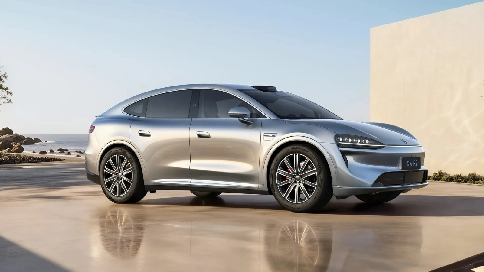 A Luxeed, apoiada pela Huawei, lança o SUV R7 atualizado com autonomia de até 855 km