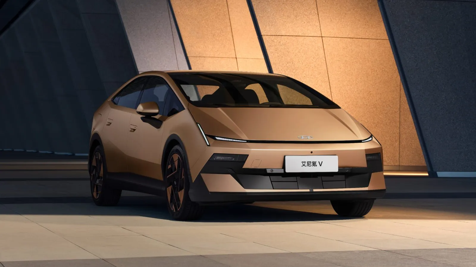 A Hyundai lança o sedã elétrico Ioniq V adaptado para a China, por menos de 15.000 dólares