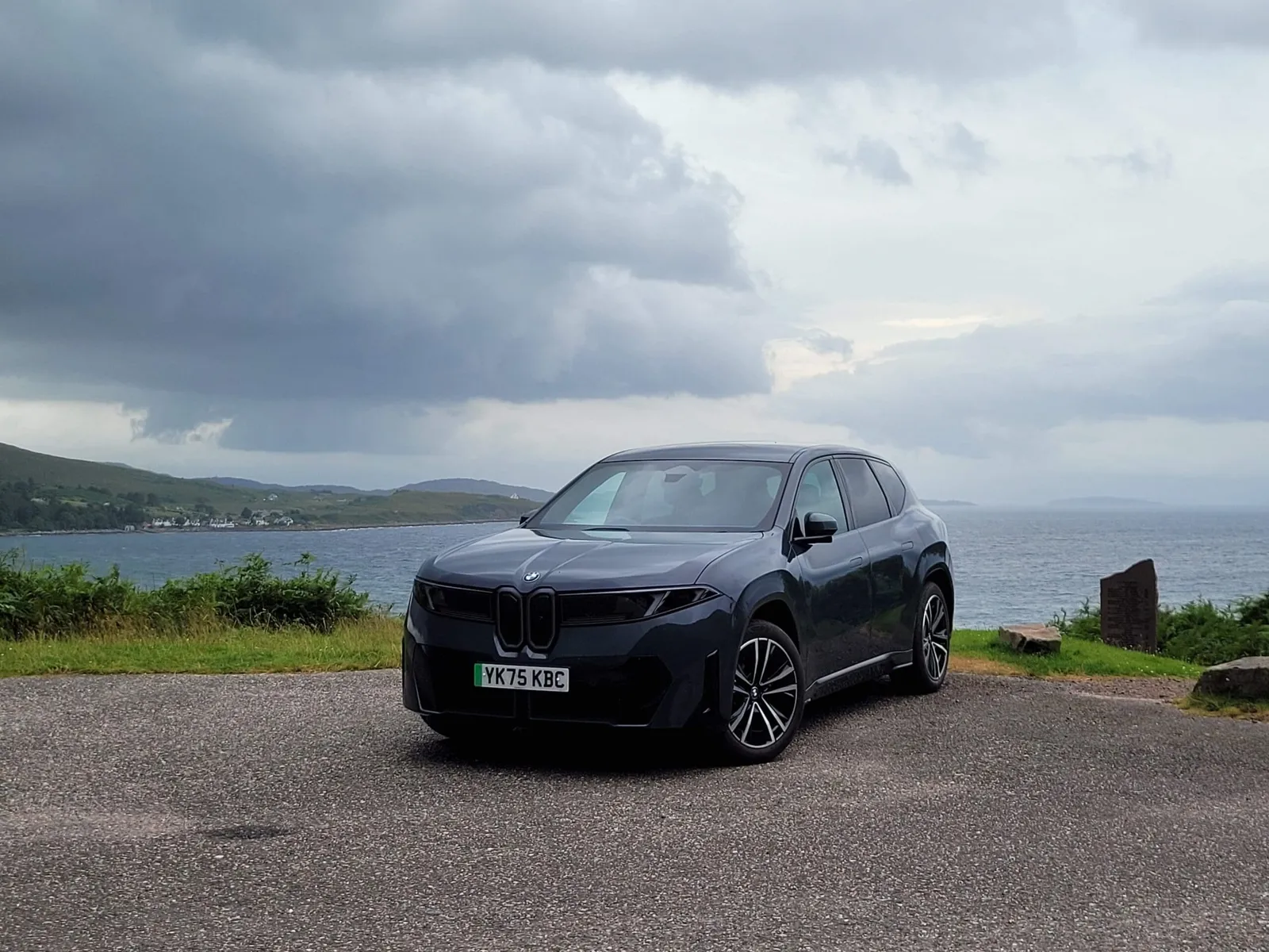 Percorrerei 500 miglia: affrontare la North Coast 500 con il BMW iX3