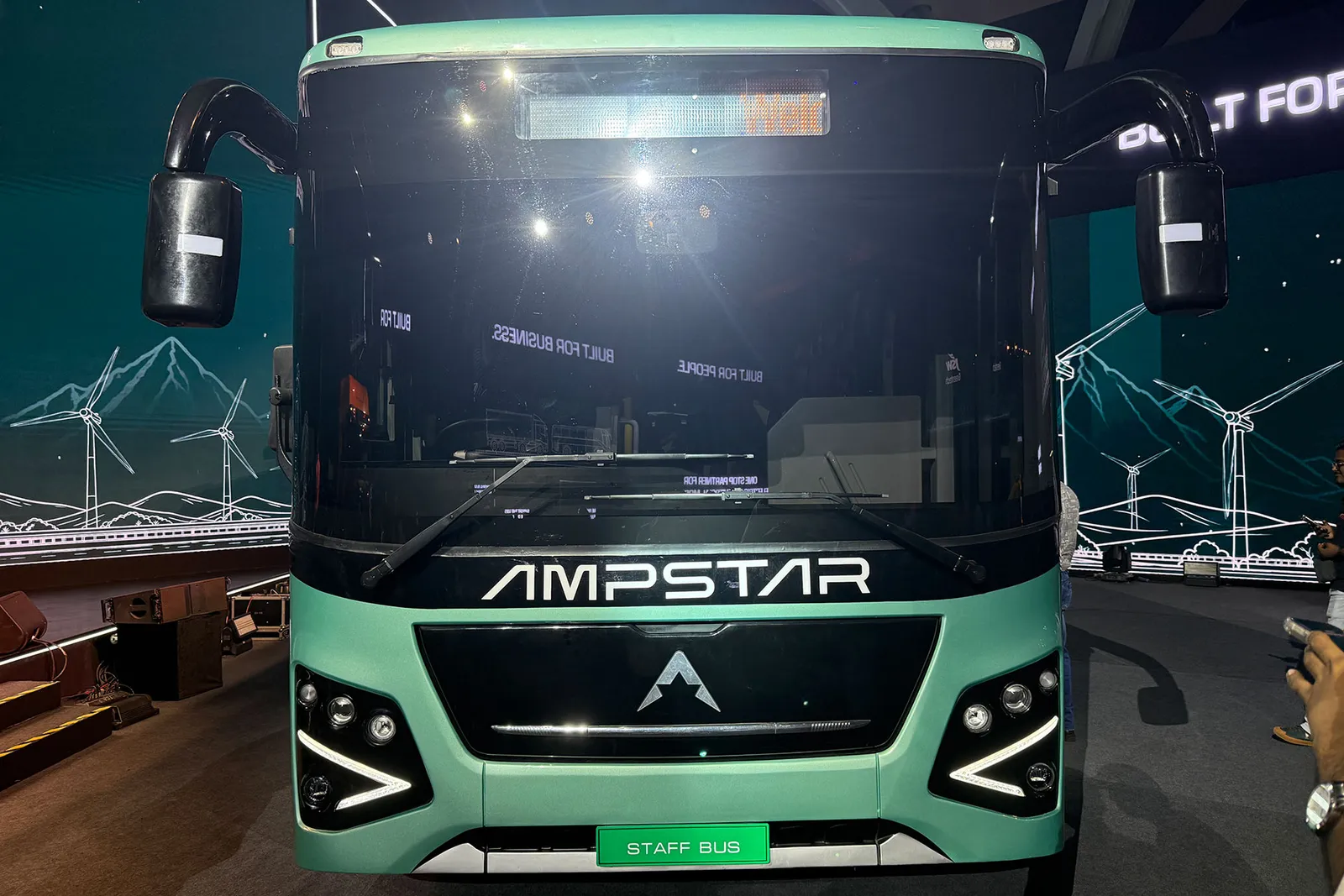 Imagem 10: Lançamento dos veículos comerciais Ampstar Sept Nutzfahrzeuge pelo grupo Jsw, por Sagar Parikh