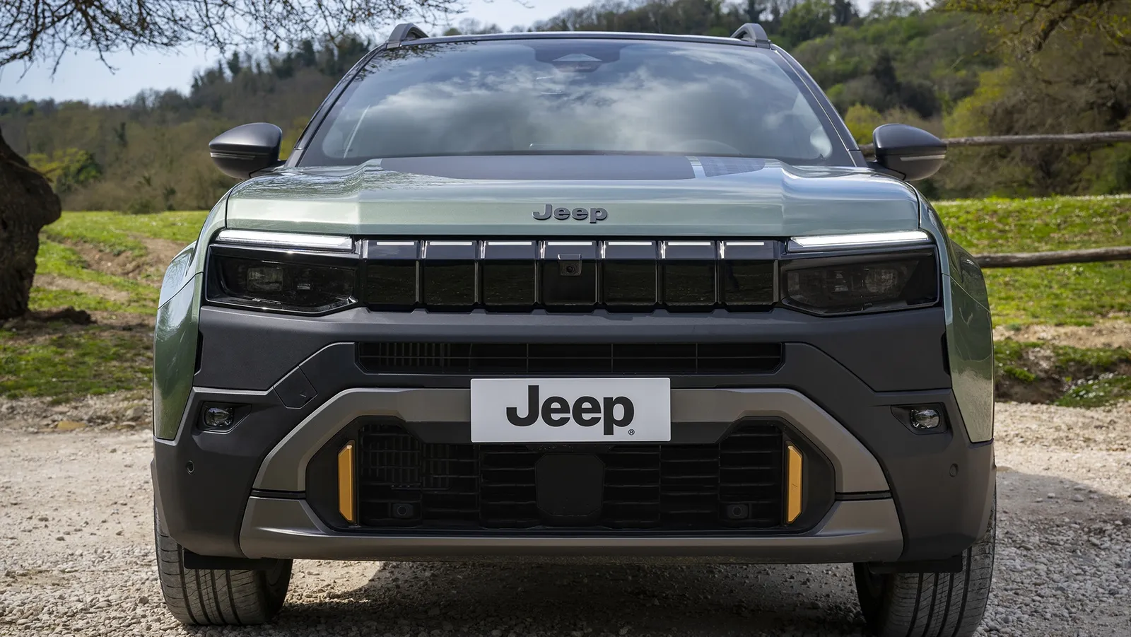 Jeep cumple 85 años y lleva su historia al coche eléctrico sin renunciar a los símbolos que construyeron su identidad