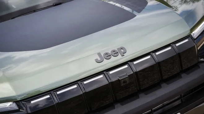 jeep avenger 4xe electrico 85th anniversary 8