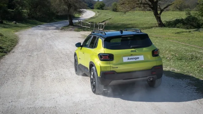 Jeep Avenger 2027 Trasera