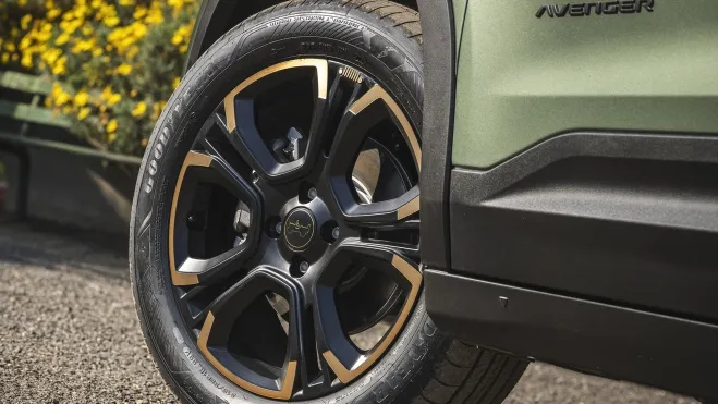 jeep avenger 4xe electrico 85th anniversary
