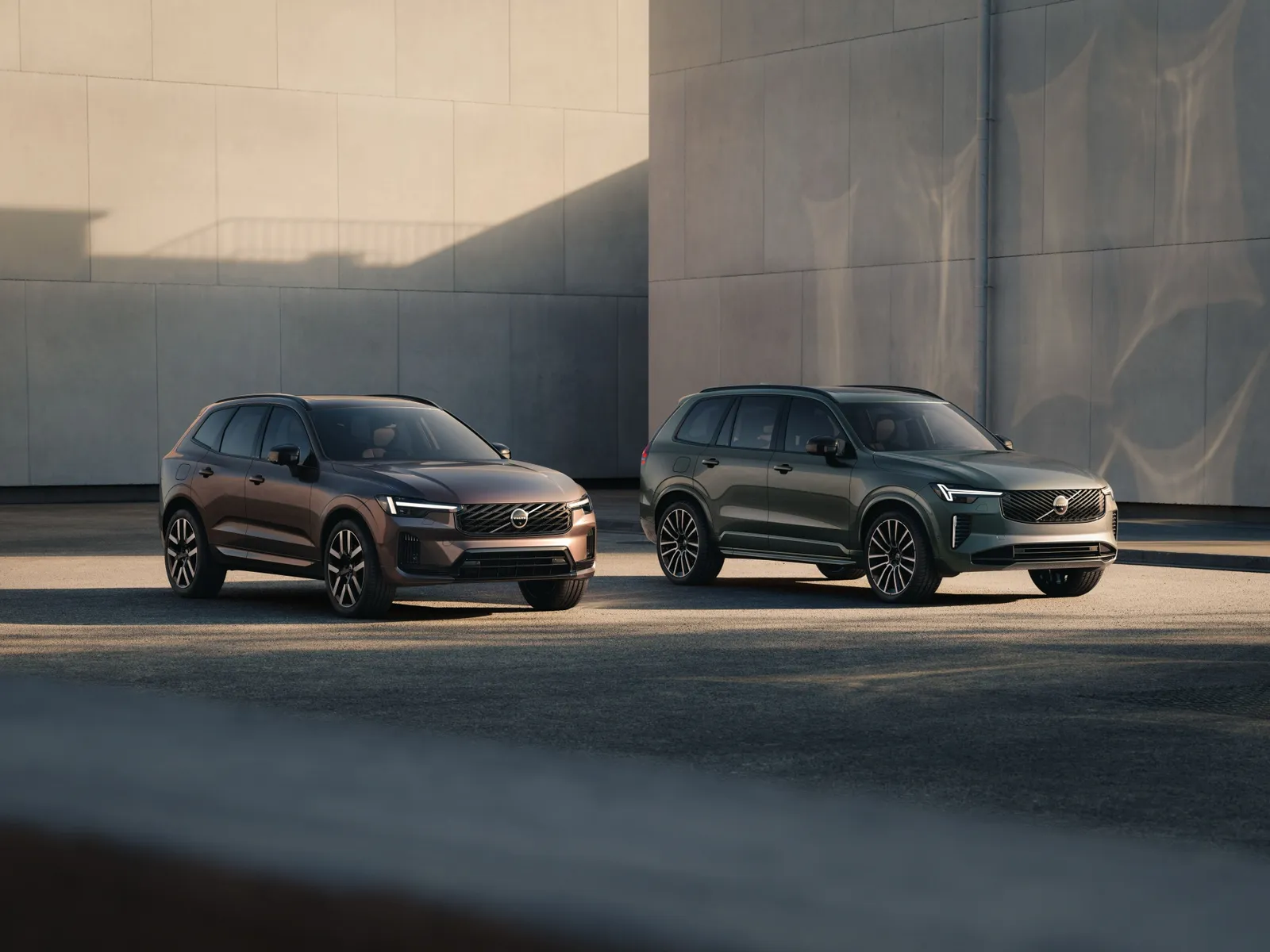 Do 200 km zasięgu dla hybrydowych modeli Volvo XC60 i XC90 z możliwością ładowania.