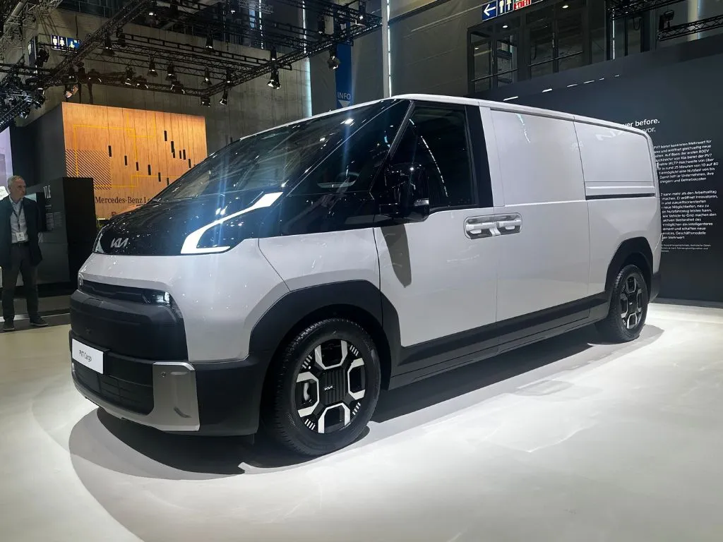 Kia dévoile le PV7, un grand utilitaire électrique 800 V avec plus de 460 km d’autonomie