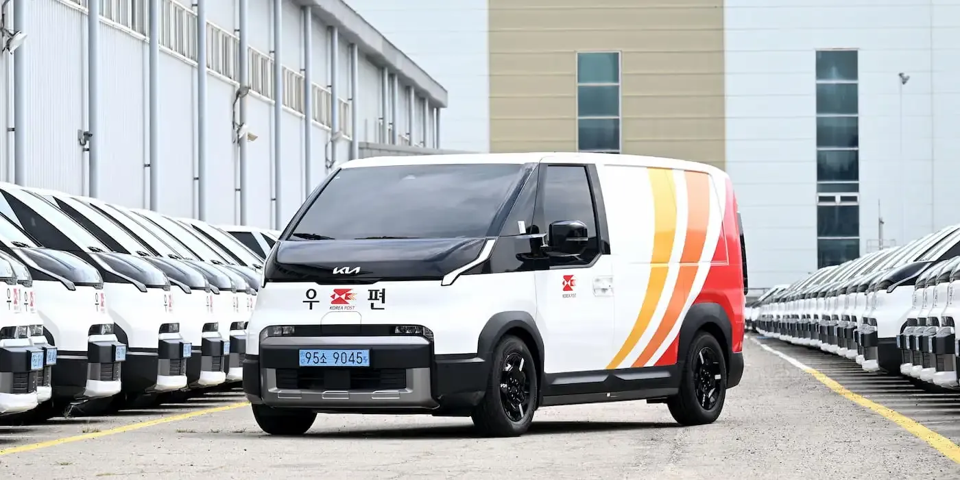 Kia-PV5-mail-delivery