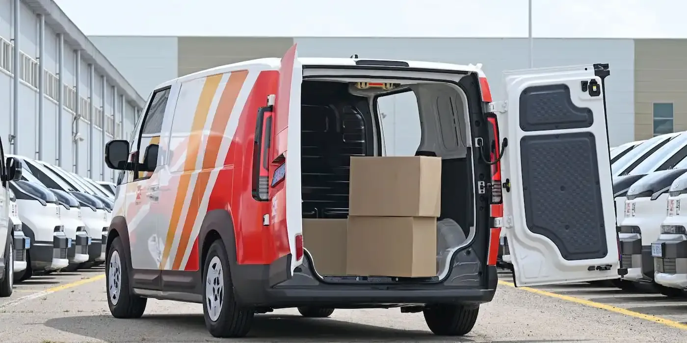 Kia-PV5-mail-delivery-van