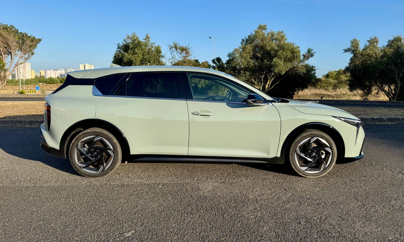 Kia K4 Hatchback perfil