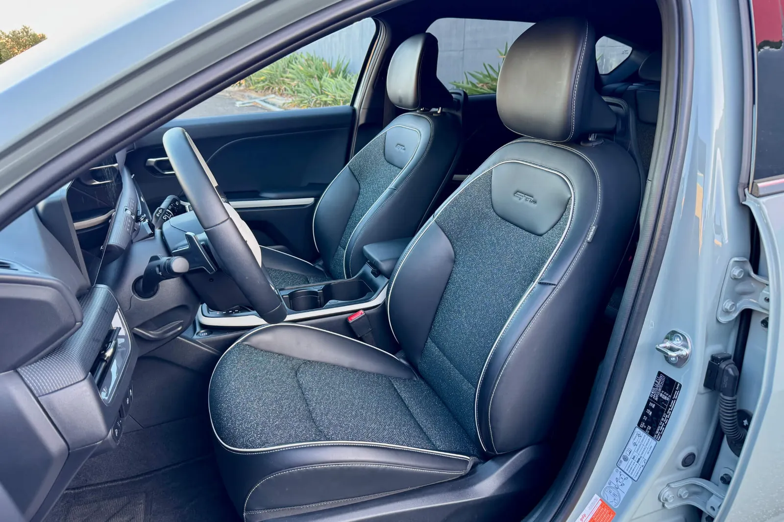 Kia K4 Hatchback bancos dianteiros
