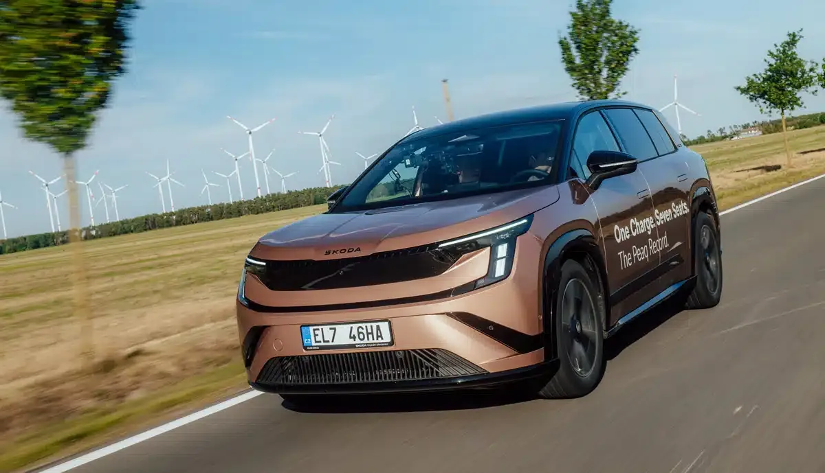 Škoda-Mitarbeiter fahren mit Peaq 936 Kilometer ohne Nachladen