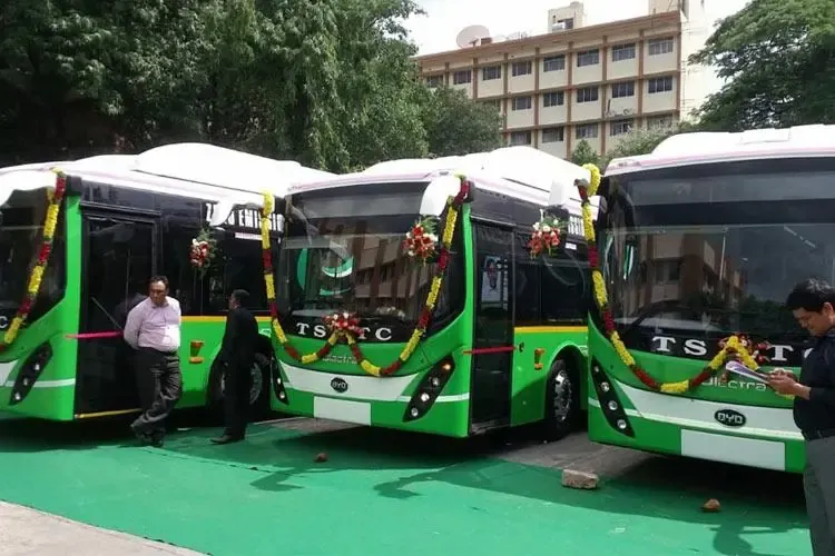 India autobus camion elettrici