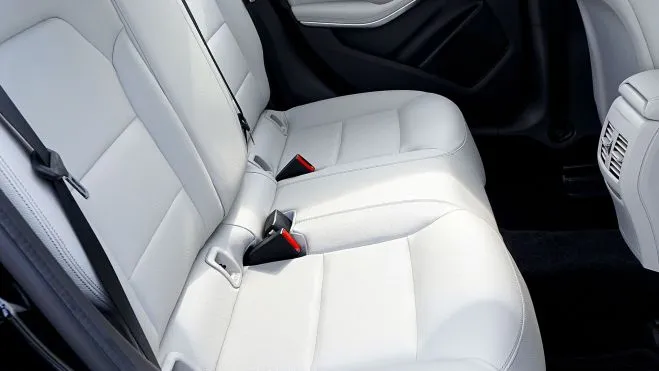 En todos los coches a partir de 2014 el sistema ISOFIX comenzó a ser obligatorio tras haberse aprobado una ley en 2012.