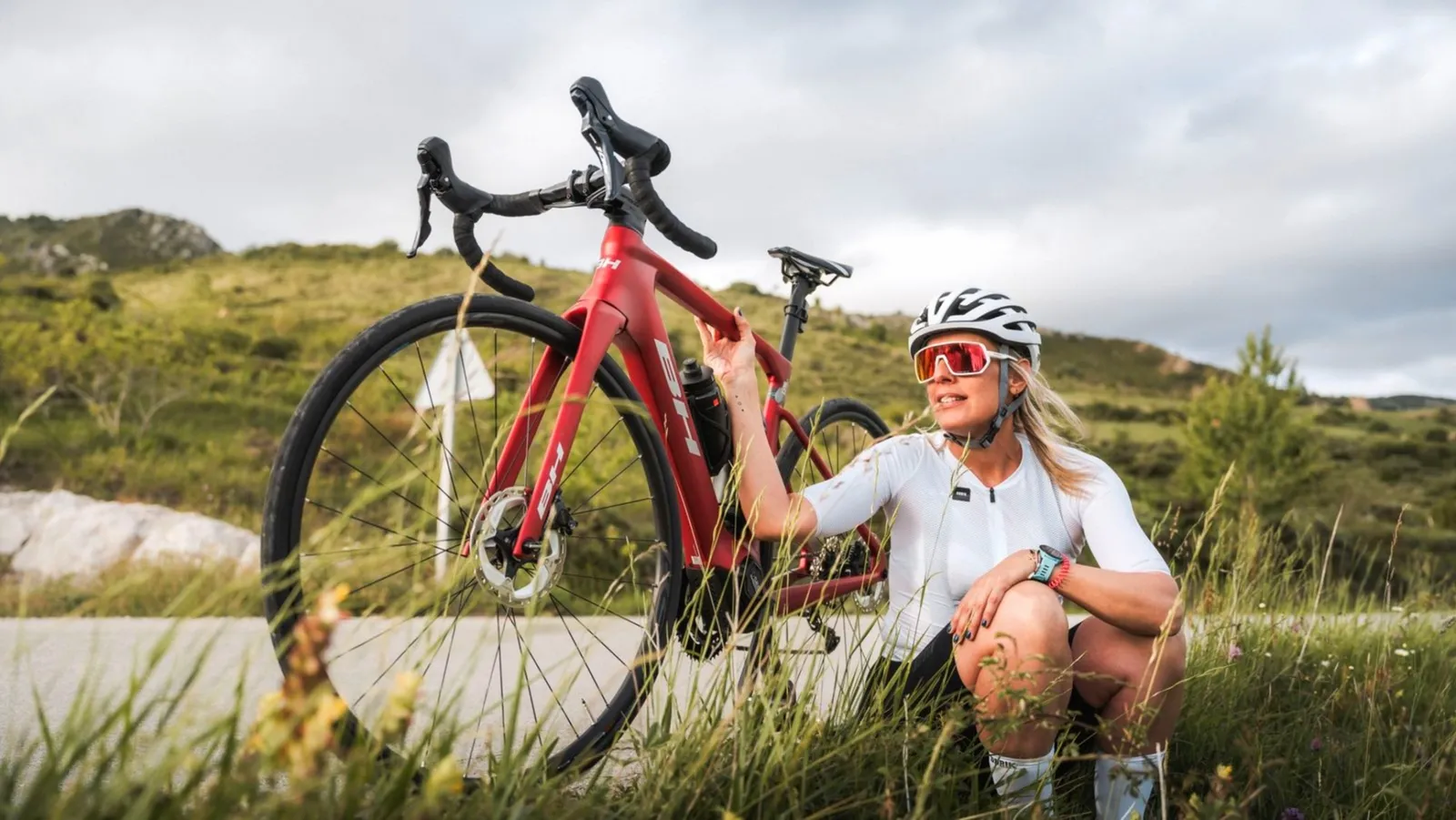 La nuova bicicletta elettrica da strada di questo noto marchio è più spagnola che mai: è dotata di un nuovo motore potente che la farà “volare”.