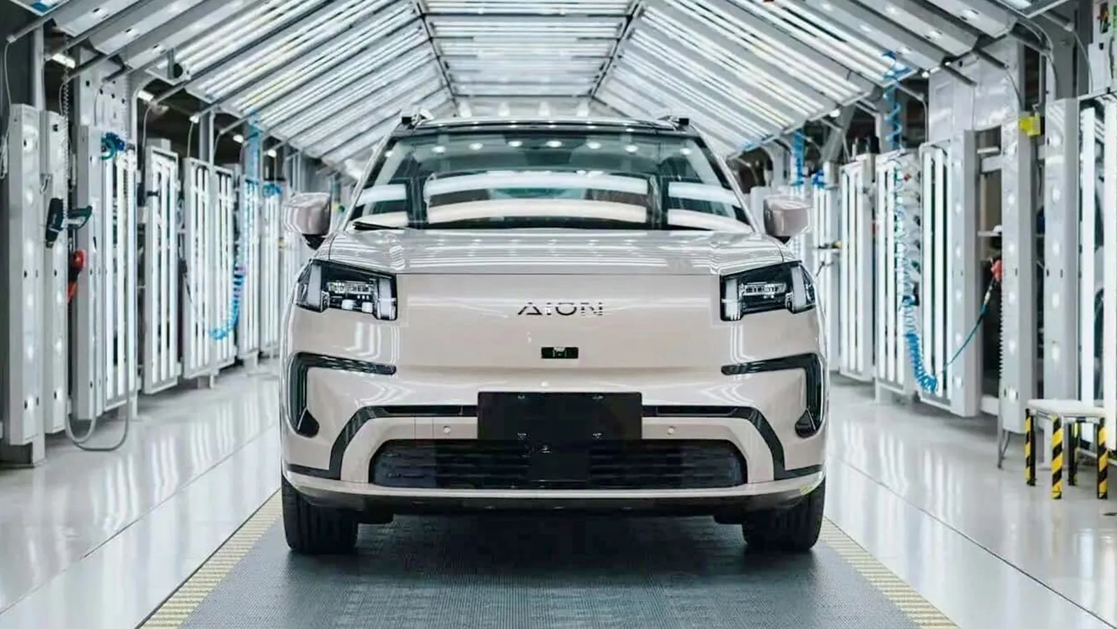 A nova marca chinesa que acabou de chegar à Espanha já fabrica seus carros elétricos na Europa, mas eles não são suficientes, e ela deseja produzir muito mais.