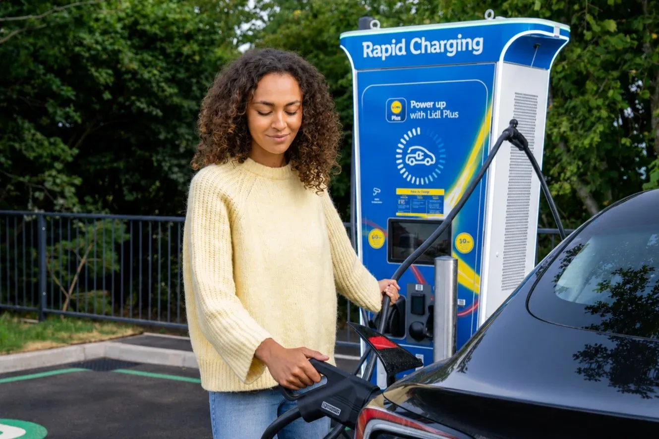 Lidl GB cuts EV charging tariffs and invests £10m in hardware