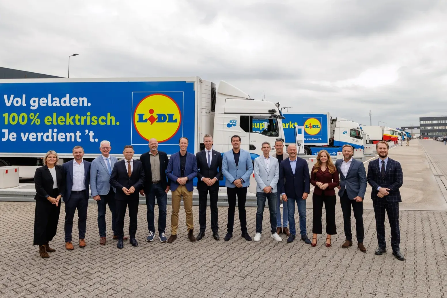 Lidl komplettiert E-Lkw-Ladenetz an niederländischen Logistikzentren