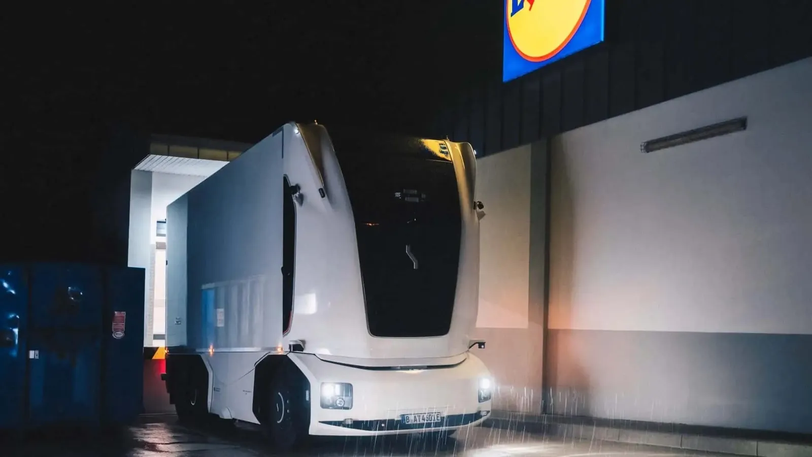 Lidl wozi towar ciężarówką bez kabiny. Niemcy dopuścili SAE Level 4 na drogi publiczne