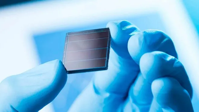 El grafeno es un nanomaterial bidimensional con el espesor de un átomo, termoconductor, más duro que el diamante, flexible como el caucho y transparente.