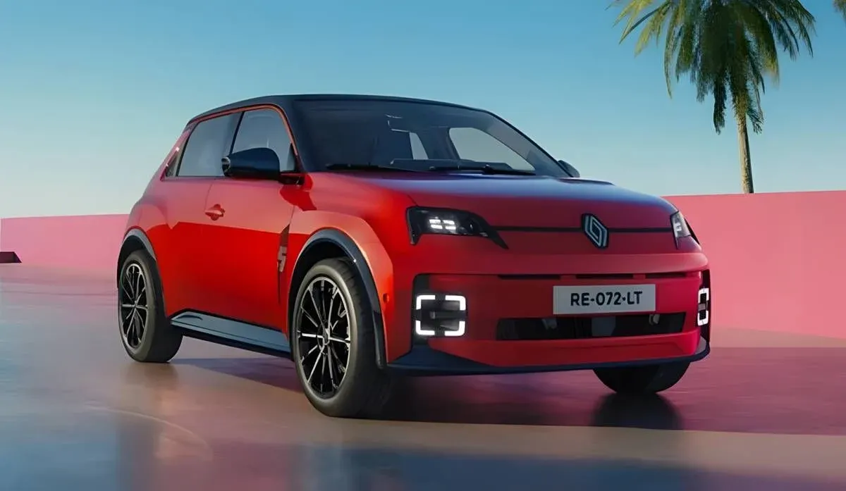 Renault 5 a partire da 24.990 euro: ecco la nuova gamma con una autonomia fino a 430 km
