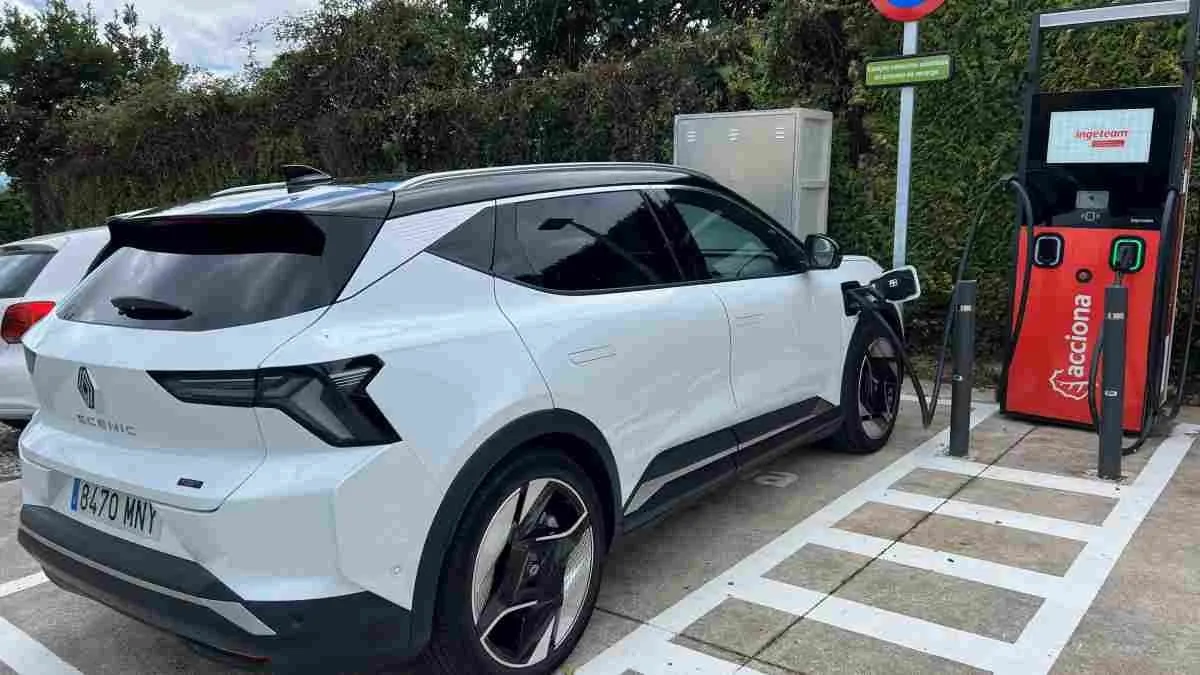 renault-scenic-fce-acciona-box
