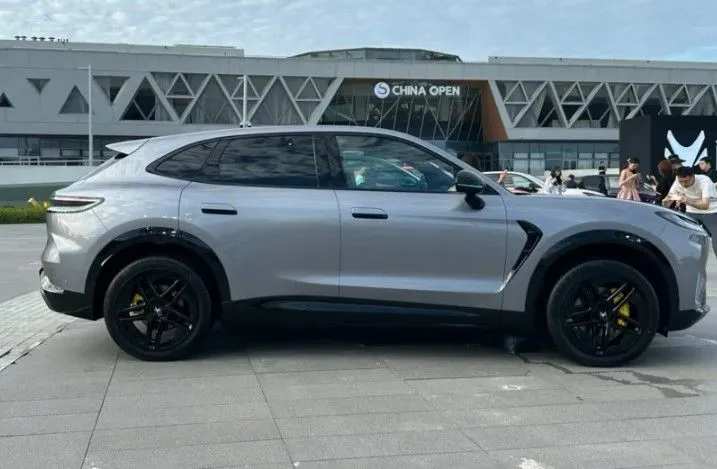 Mehr als 1.000 km Reichweite und fast die Hälfte des Preises eines Xiaomi YU7: So sieht der neue chinesische SUV aus, der einen weiteren Preiskrieg auslöst