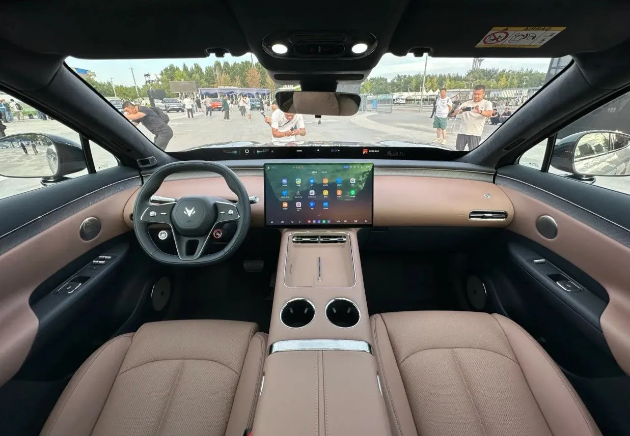 Mehr als 1.000 km Reichweite und fast die Hälfte des Preises eines Xiaomi YU7: So sieht das neue chinesische SUV aus, das einen weiteren Preiskrieg auslöst