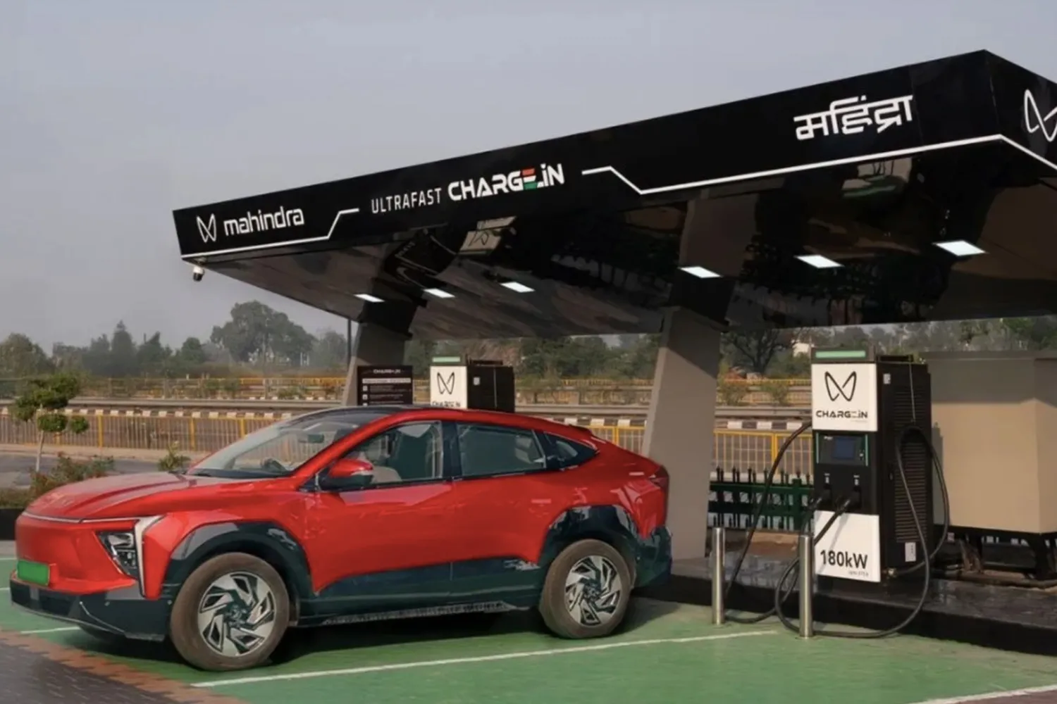 A rede Charge_iN da Mahindra se expande e abre primeira estação de VE com HPCL