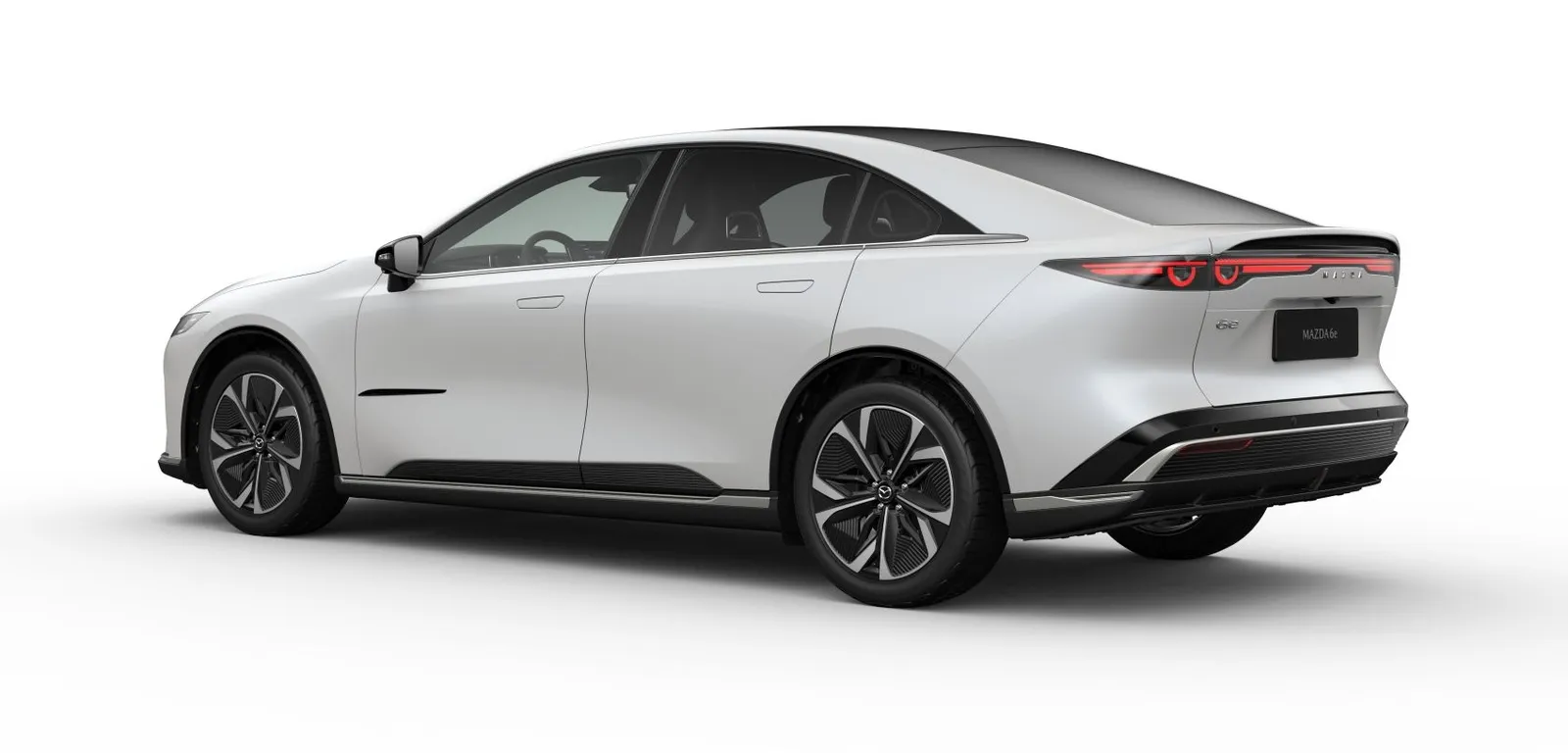 Mazda 6e ulepszona w roczniku (2027). Kto już kupił wersję Long Range, wybrał fatalnie. CENA od 202 500 złotych