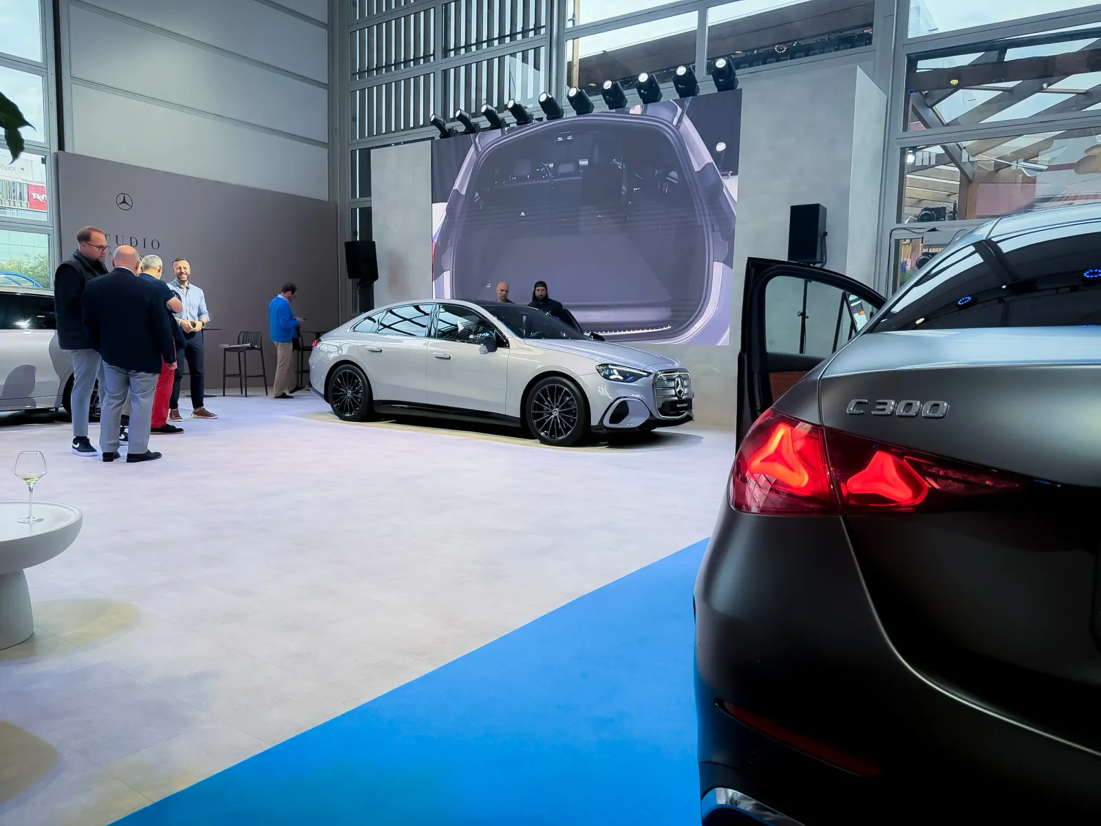Mercedes C 400 EQ wjechał do Polski. Elektryczna Klasa C startuje od 299 900 zł