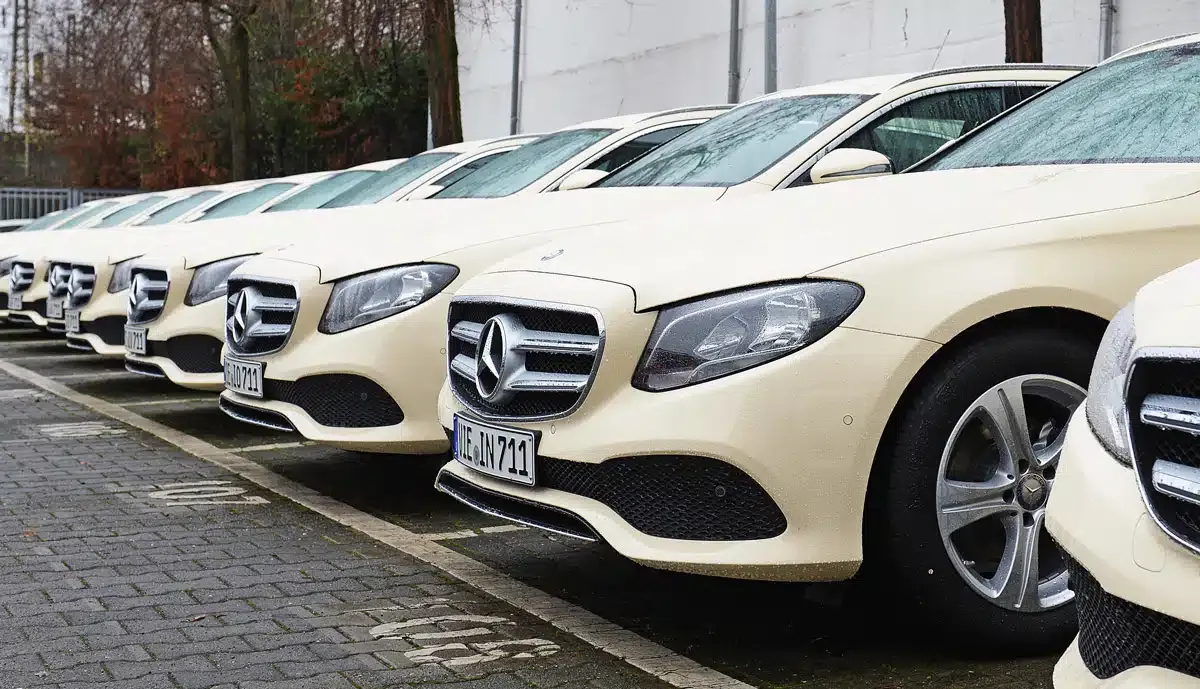Mercedes vuelve a apostar más por los taxis, nueva competencia por parte de BYD