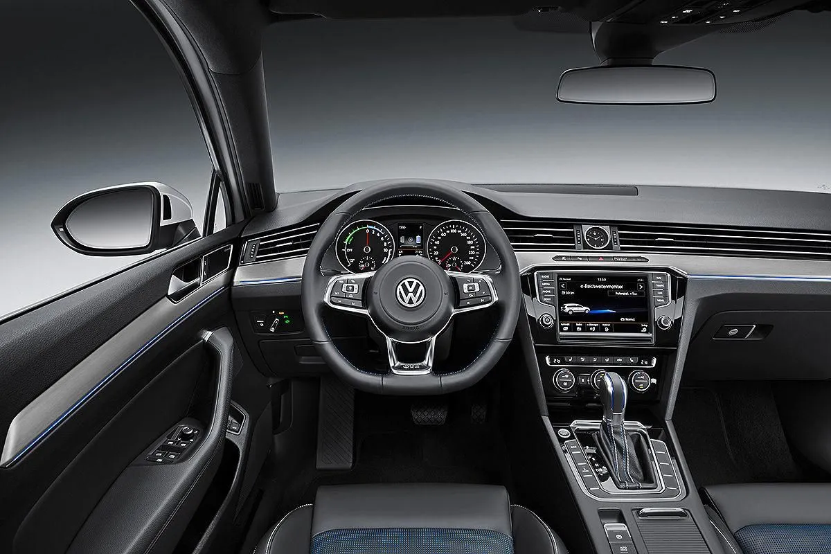 volkswagen-passat-gte-6