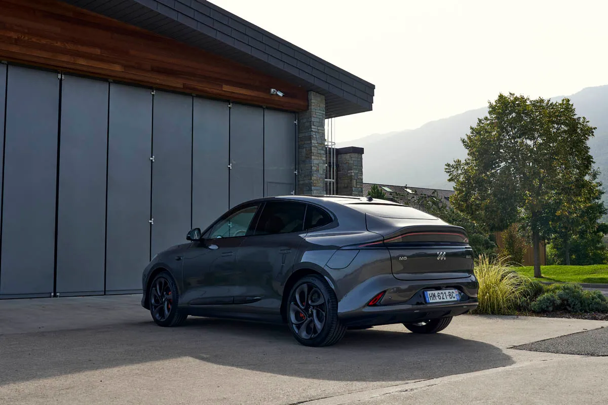 Test prestazioni MG IM6: 751 cavalli durante il test nelle Alpi Giurali