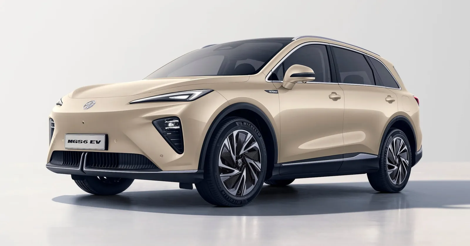 MG atrai: Em Arvalu, o MG S9 PHEV de 7 lugares com parcela de 1.599 zł líquidos/mês ou 1.967 zł mensais. O MG S6 EV elétrico com parcela de 1.999 zł líquidos/mês ou 2.458,77 zł mensais.